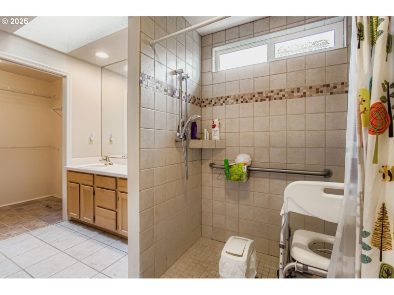 En Suite Bathroom