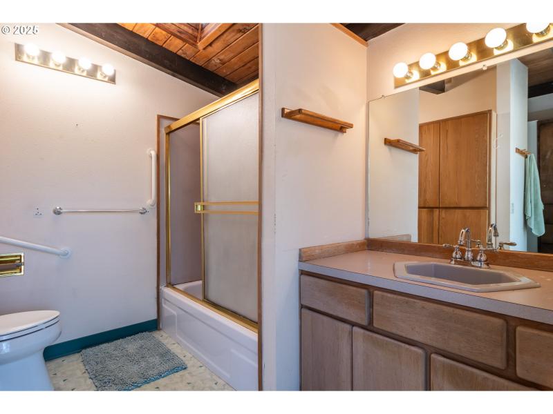 Owner's Suite Bathroom