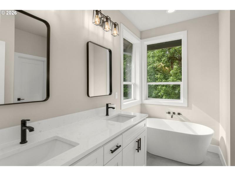 Owner's Suite Bathroom