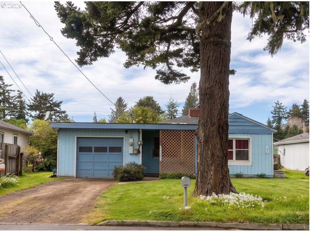 490 CAMMANN ST, CoosBay, OR 97420