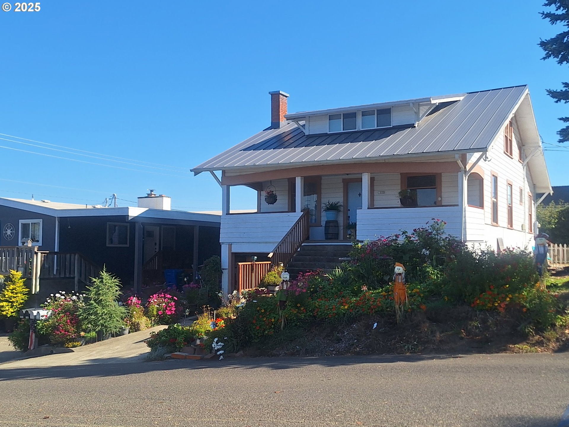 175 6TH ST, Reedsport, OR 97467
