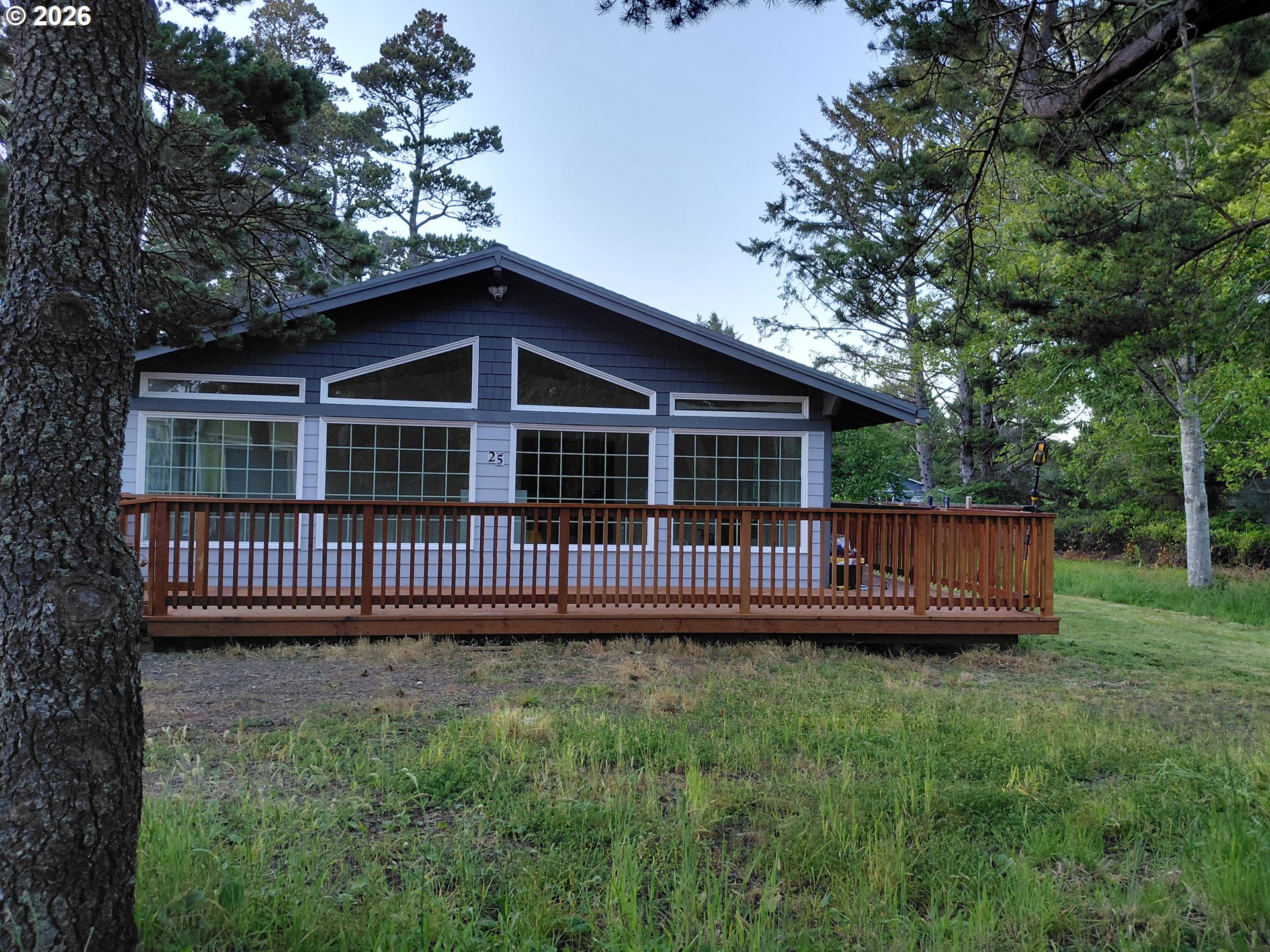 25 FISHING ROCK ST, DepoeBay, OR 97341