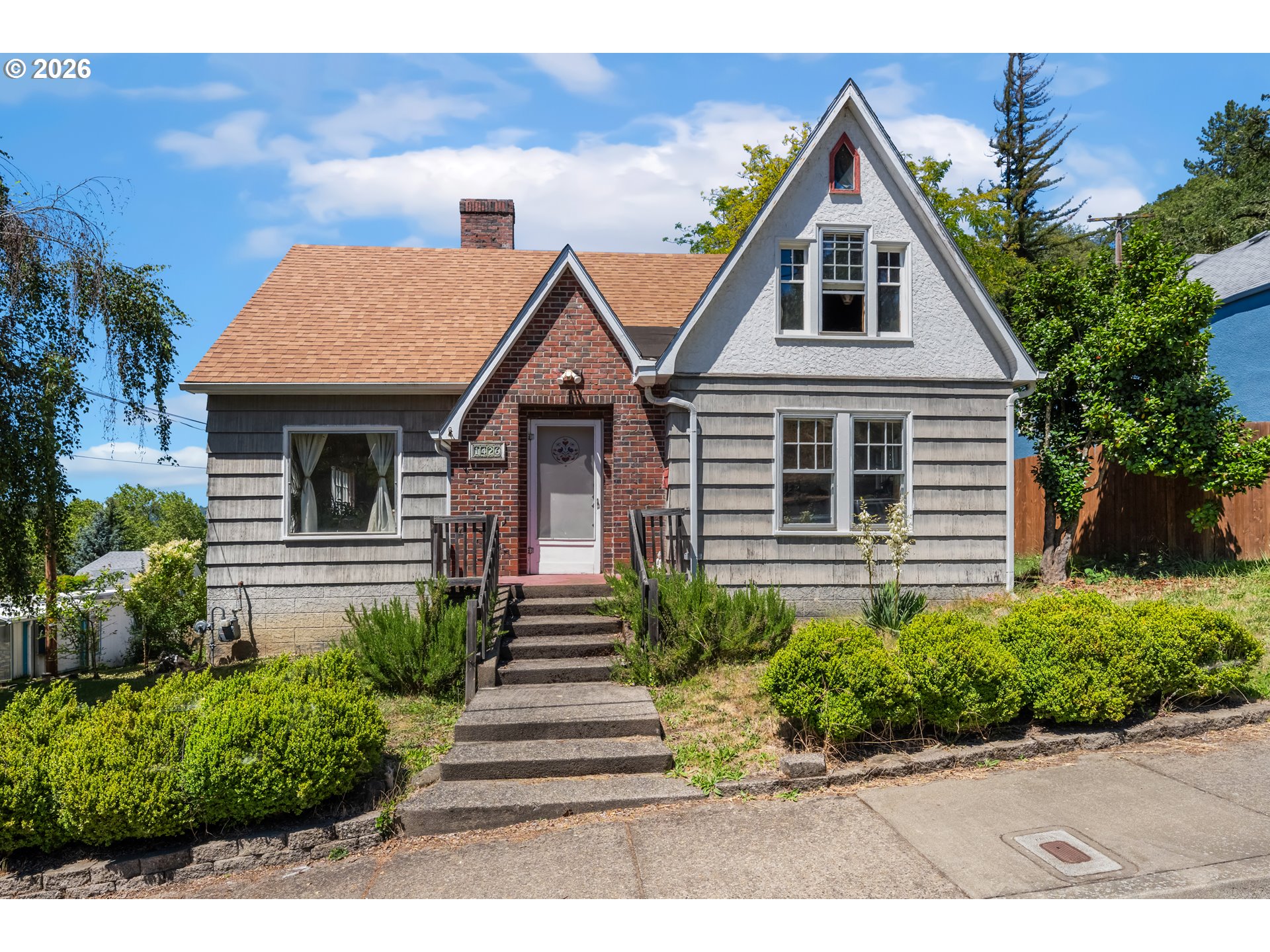 1426 DOUGLAS AVE, Roseburg, OR 97470