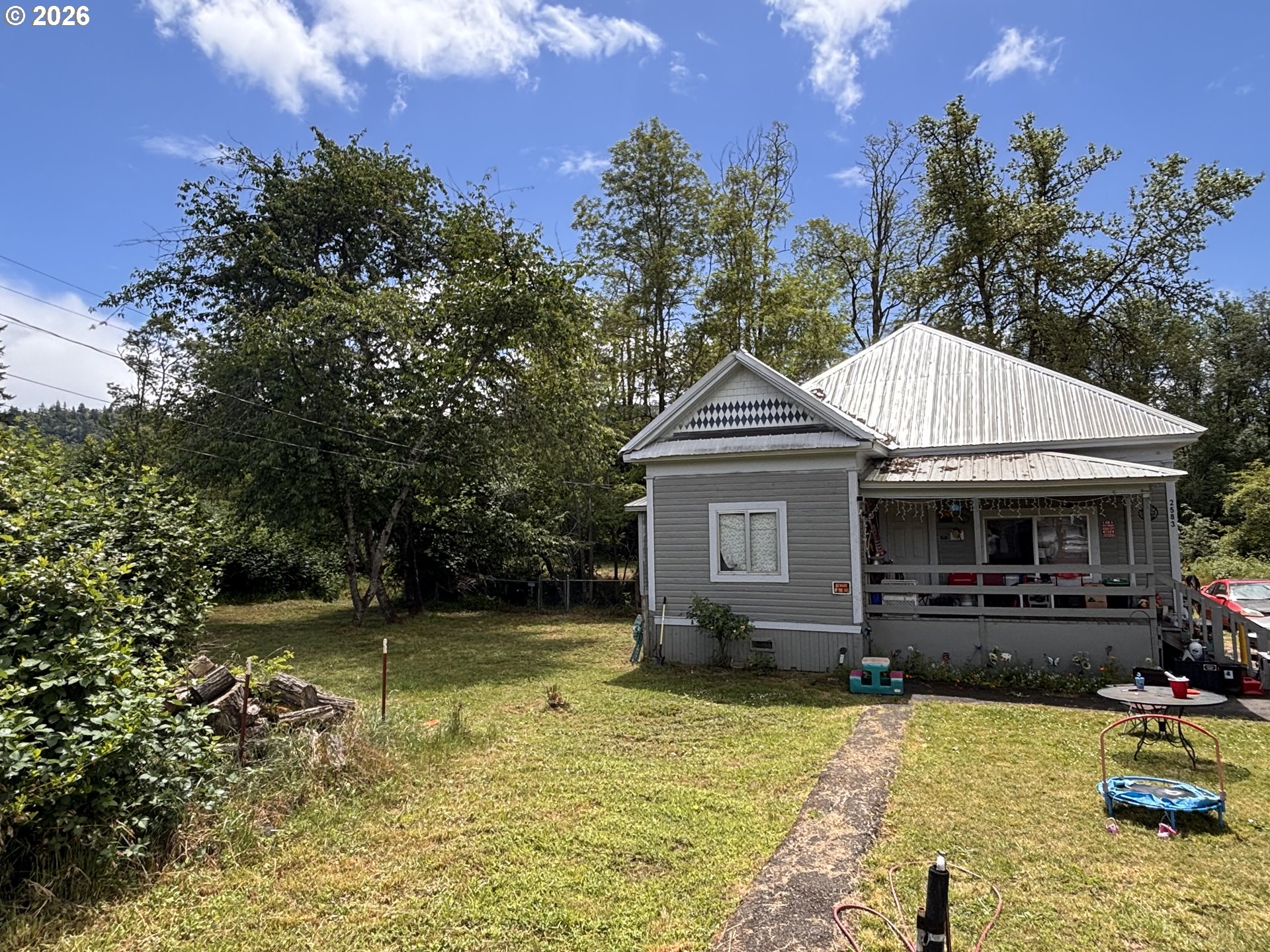 2583 DOUGLAS AVE, Roseburg, OR 97470