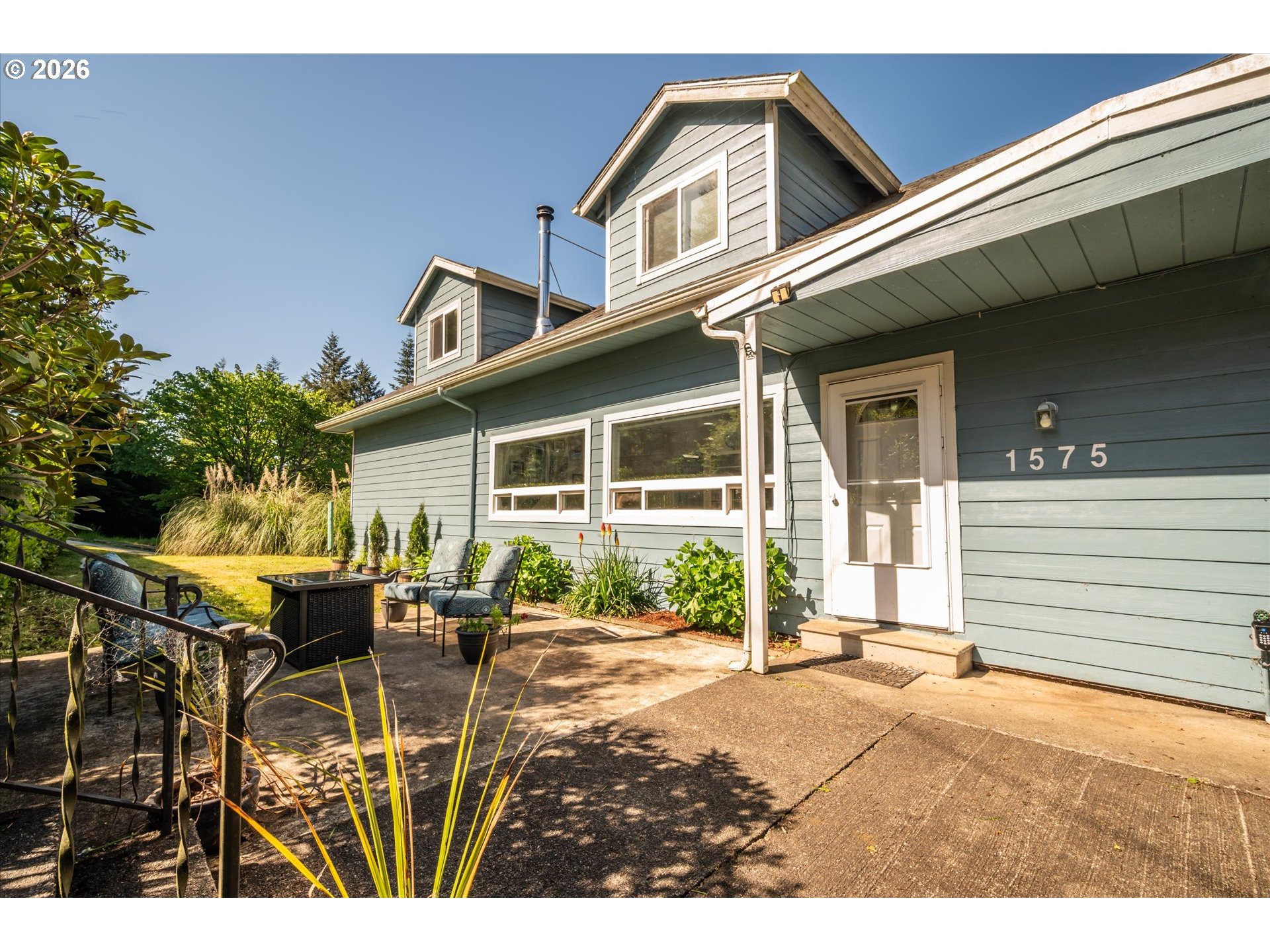 1575 HENRY ST, Coquille, OR 97423