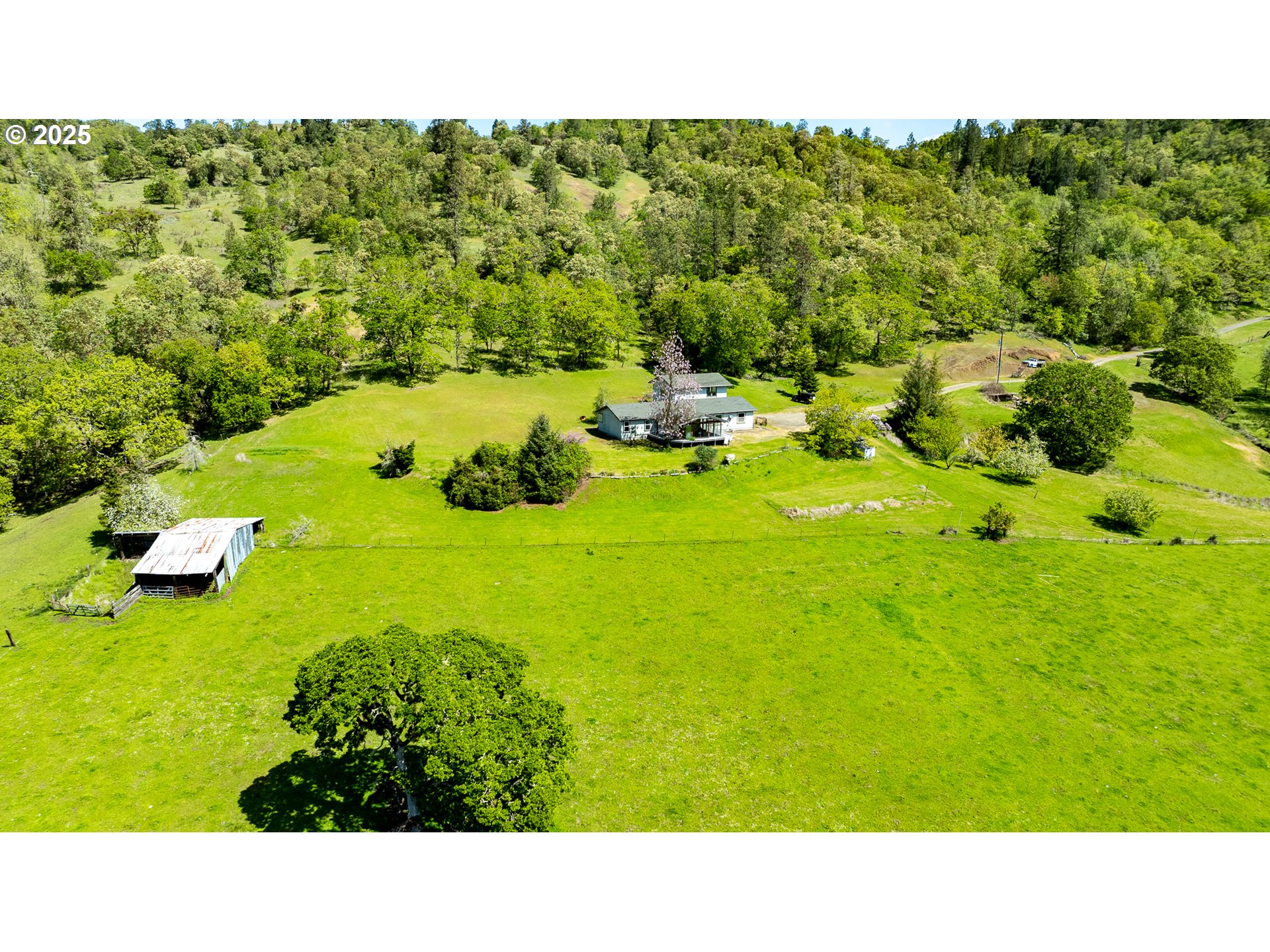 1360 SUNSHINE RD, Roseburg, OR 97470