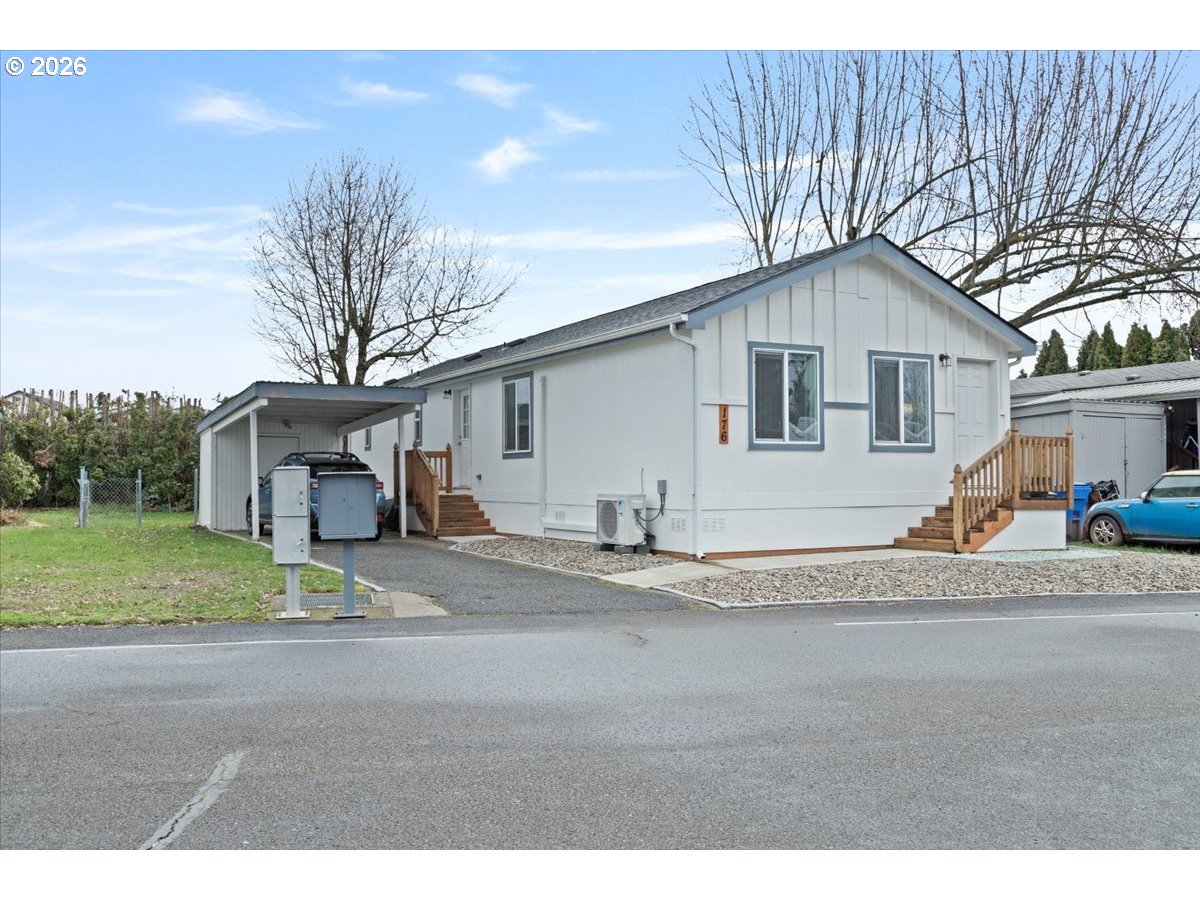 176 CLEARWATER AVE, Salem, OR 97301