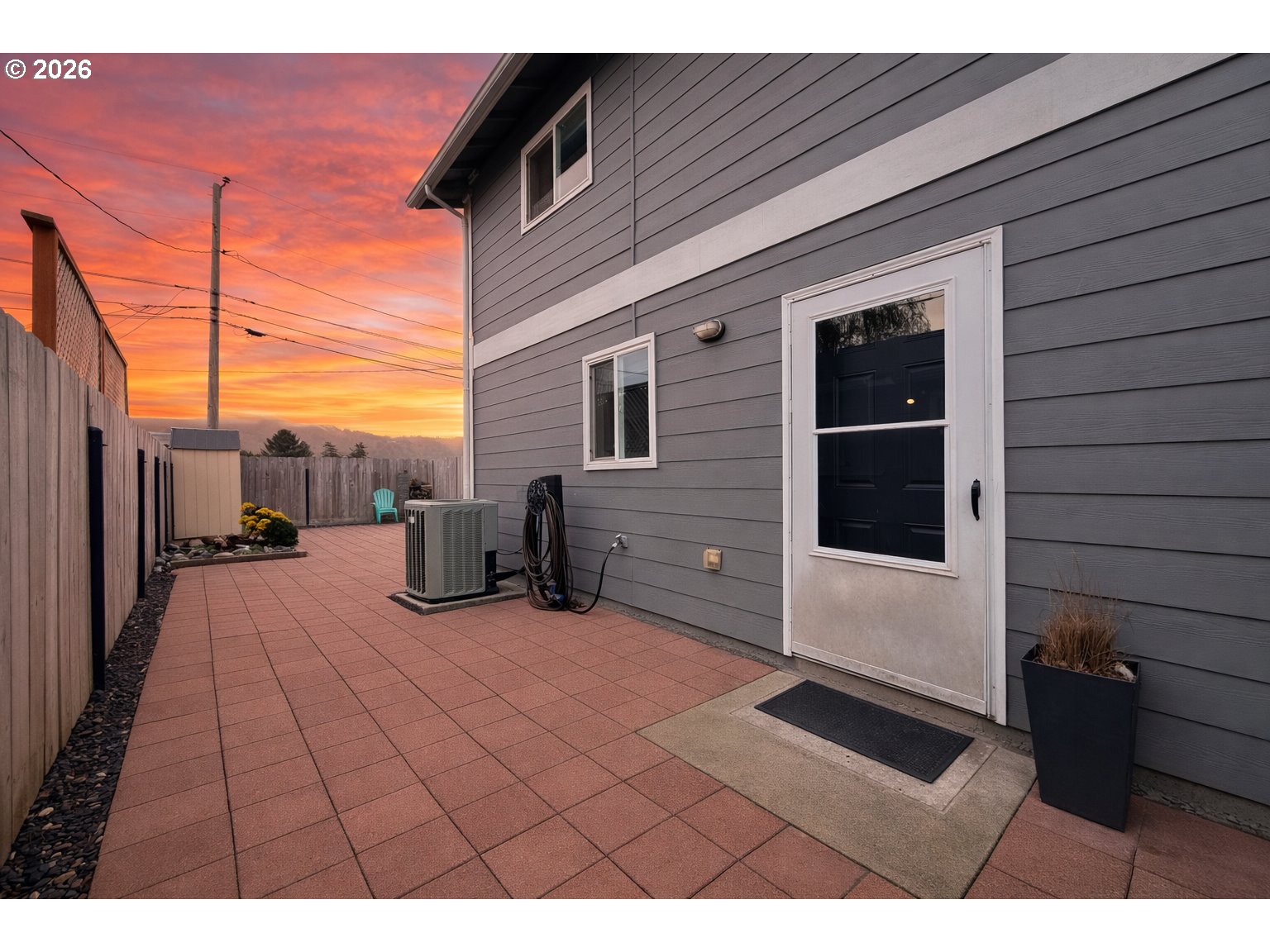 325 MATOT ST, Brookings, OR 97415