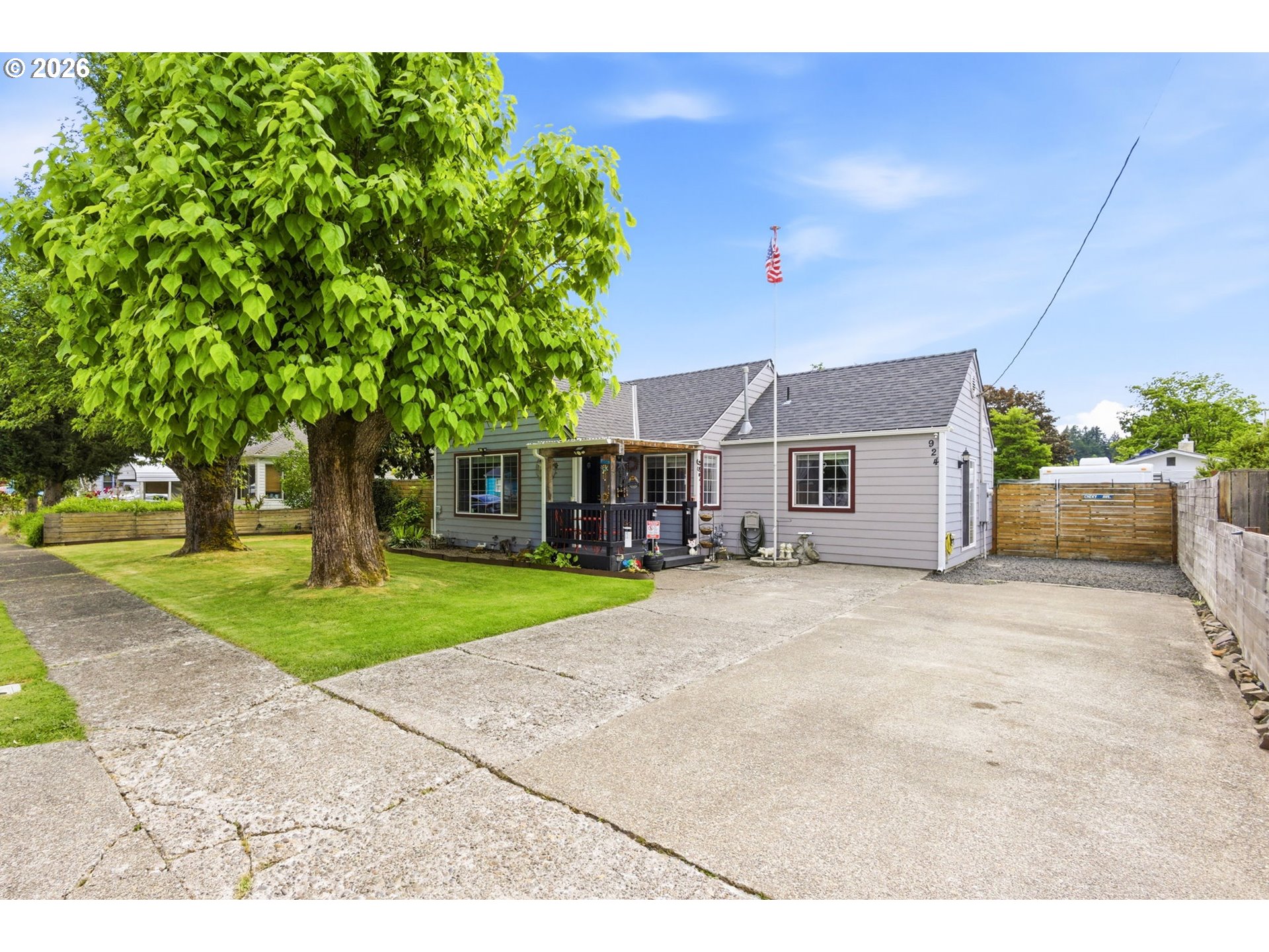 924 7TH AVE, SweetHome, OR 97386