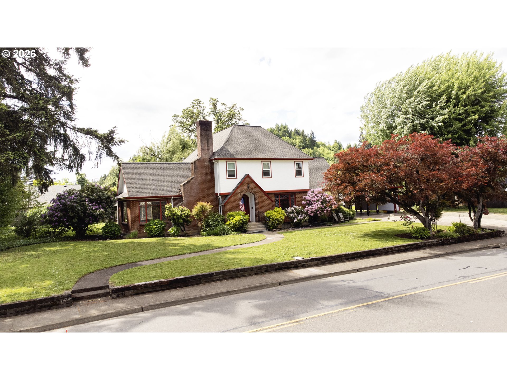 425 9TH ST, CottageGrove, OR 97424