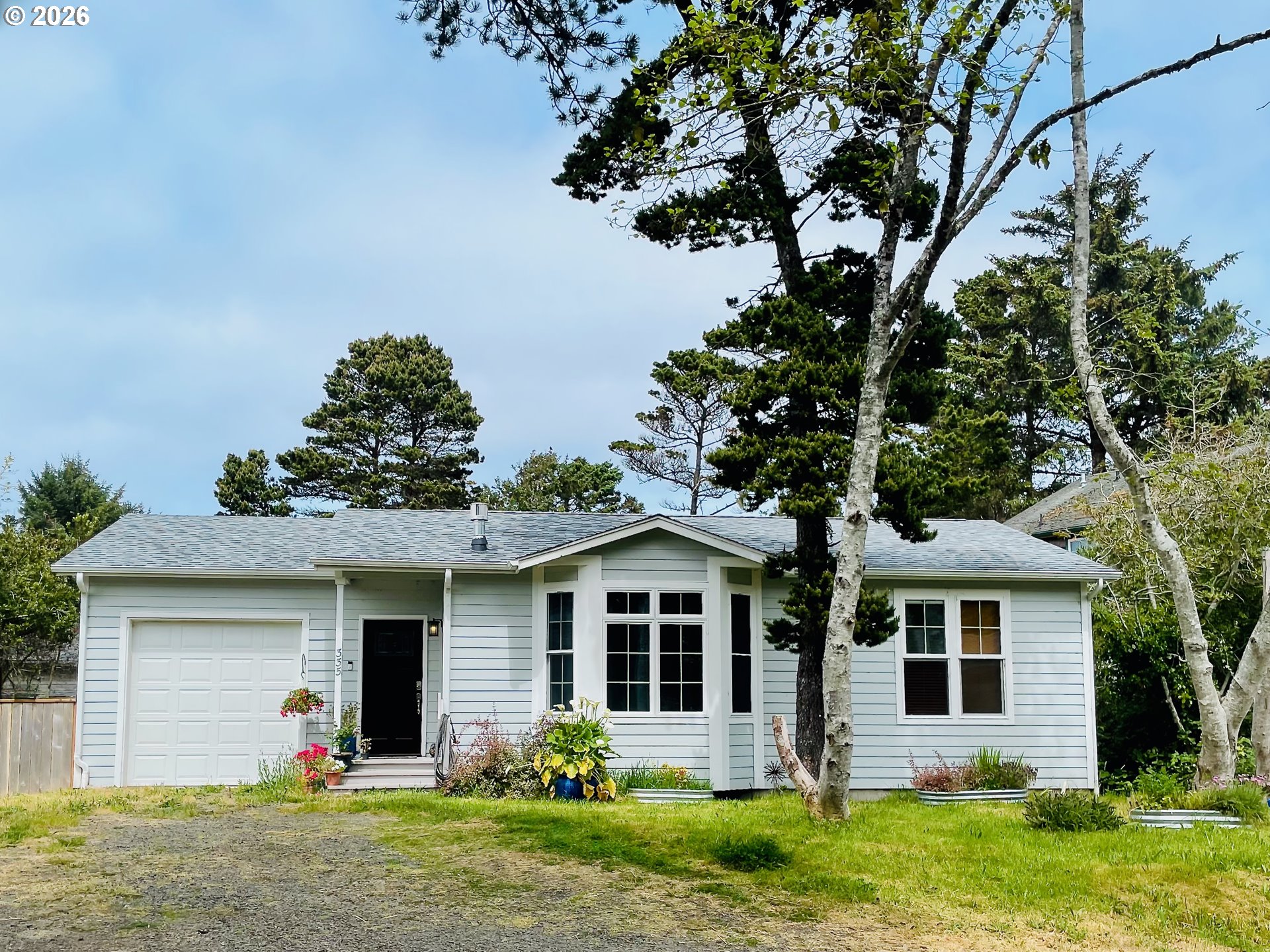 335 SOUTH POINT ST, DepoeBay, OR 97341