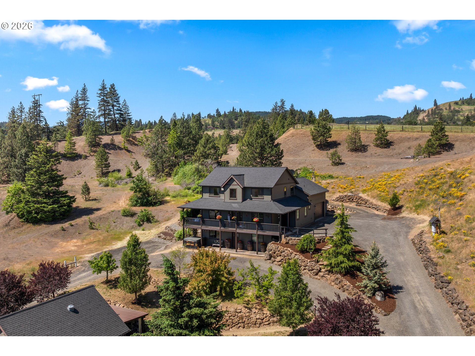 1717 HOOD RIVER RD, Mosier, OR 97040