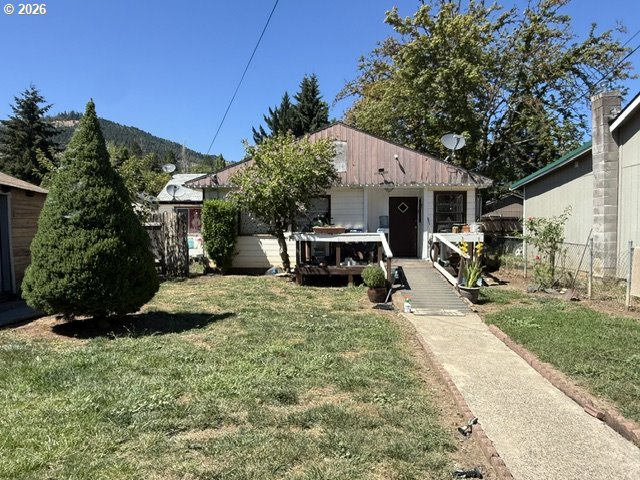 813 BROADWAY ST, MyrtleCreek, OR 97457