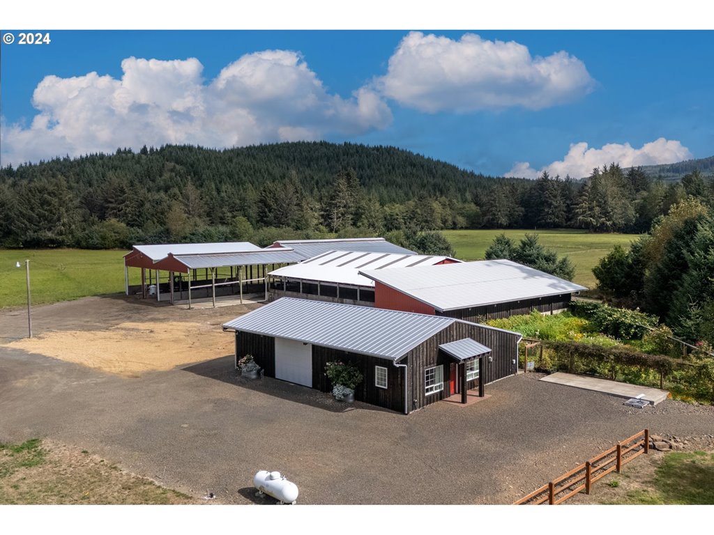 17805 HIGHWAY 101, Tillamook, OR 97141