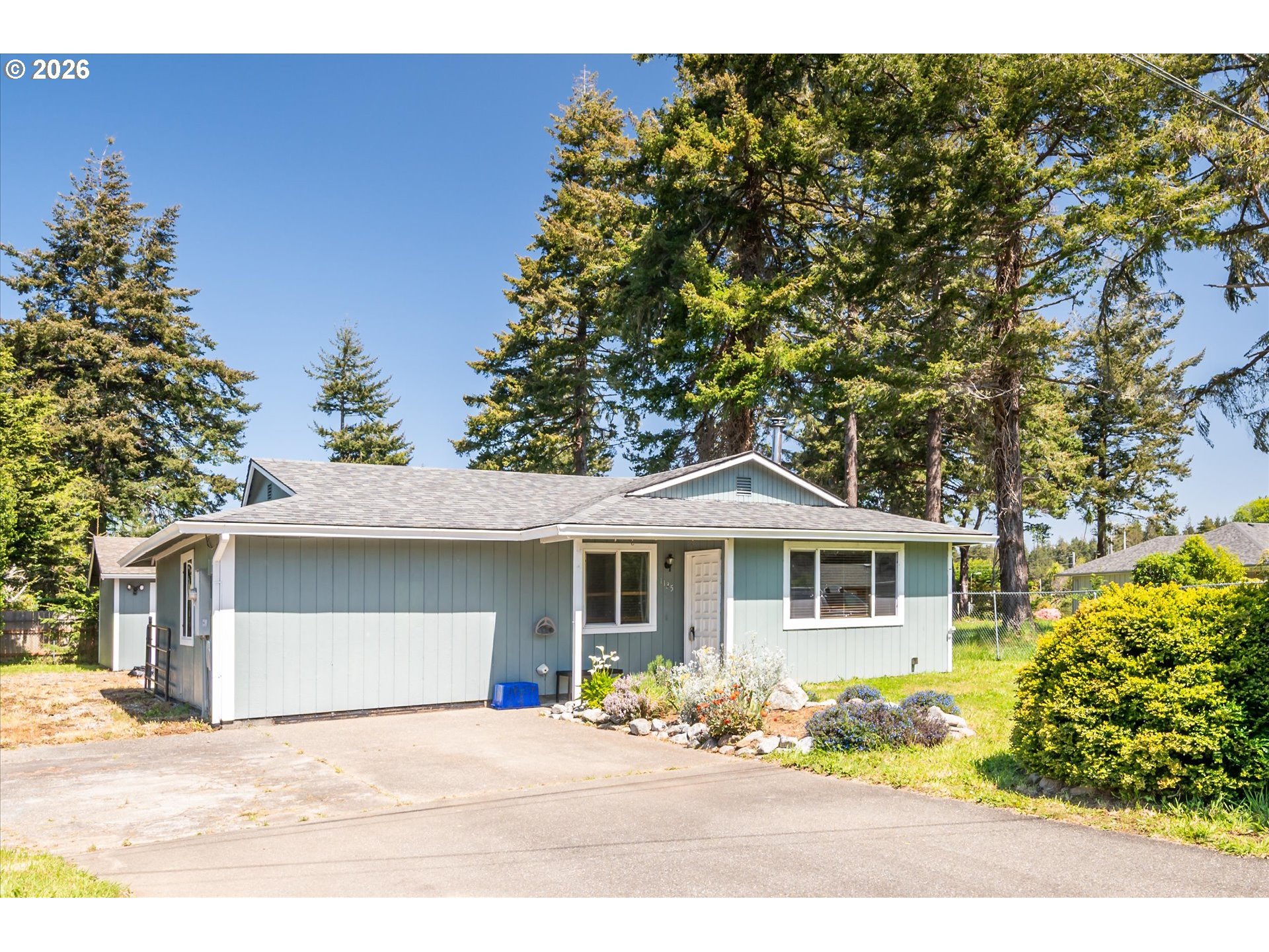 1135 1ST ST, Bandon, OR 97411