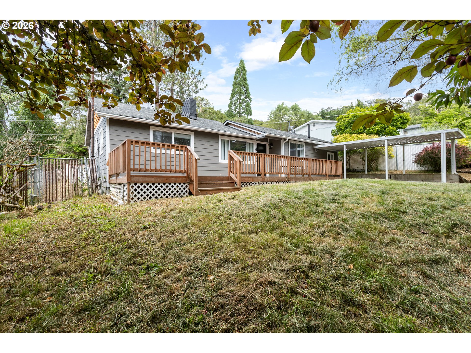 1064 KNOLL AVE, Roseburg, OR 97470