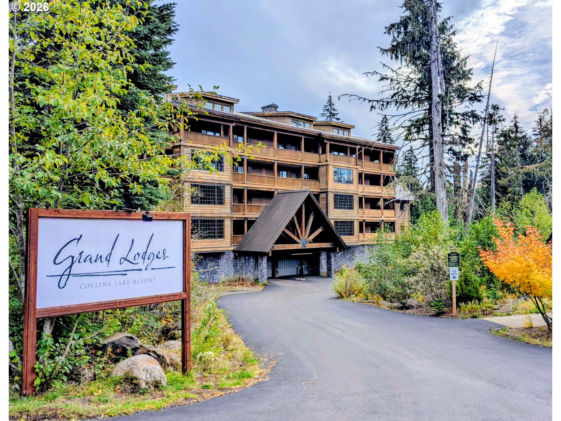31250 COLLINS LAKE RD, GovernmentCamp, OR 97028