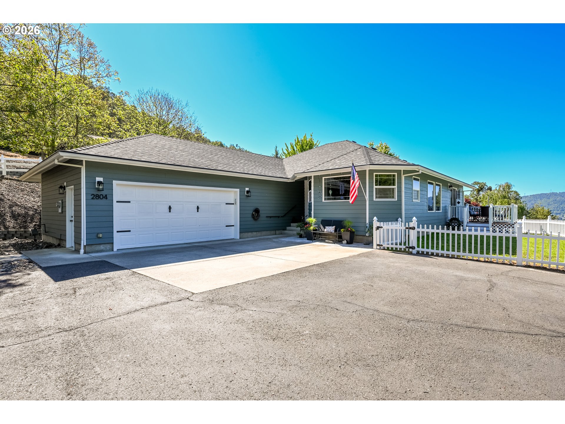2804 DAYSHA DR, Roseburg, OR 97471
