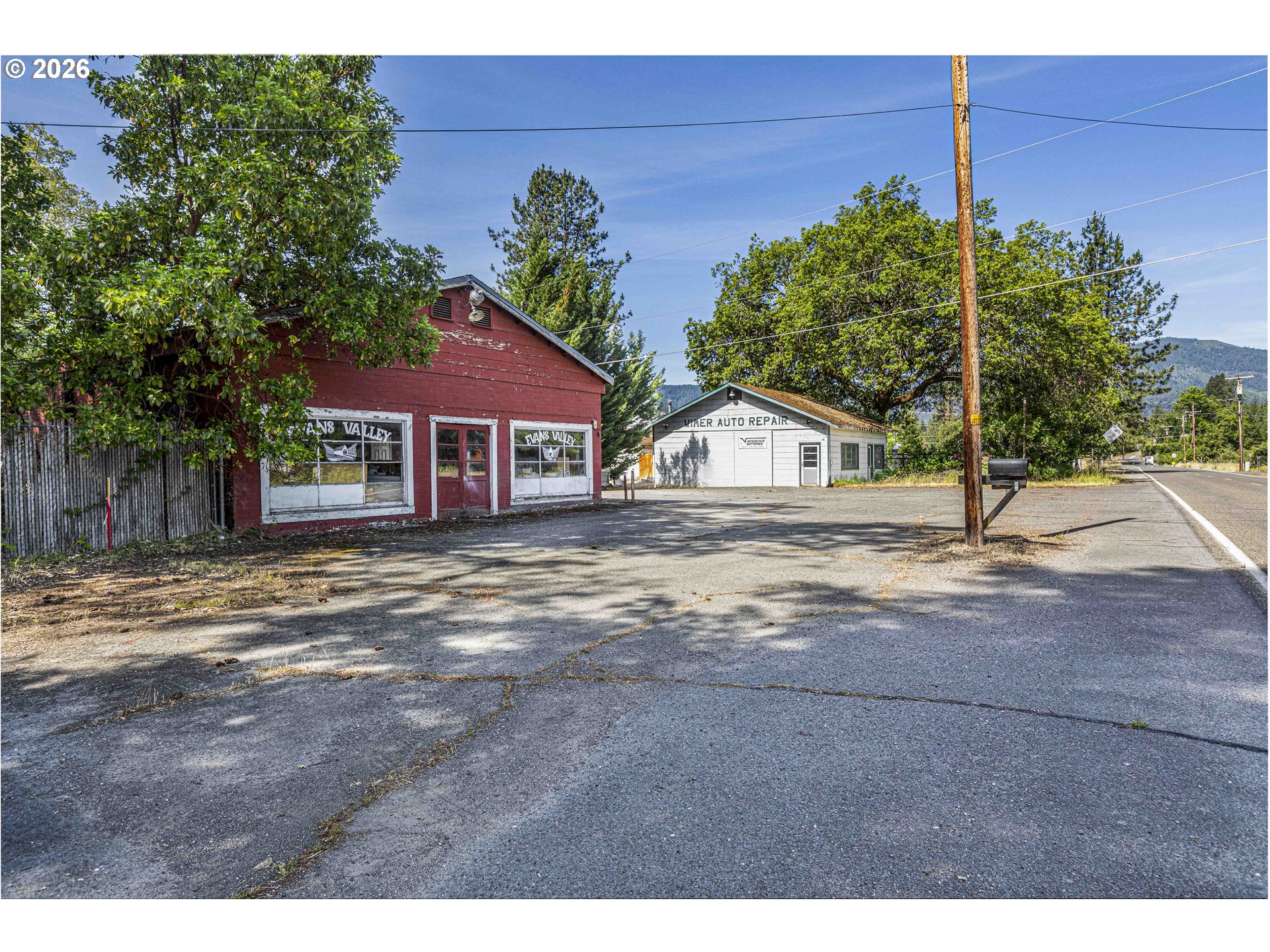 8622 EVANS CREEK RD, RogueRiver, OR 97537