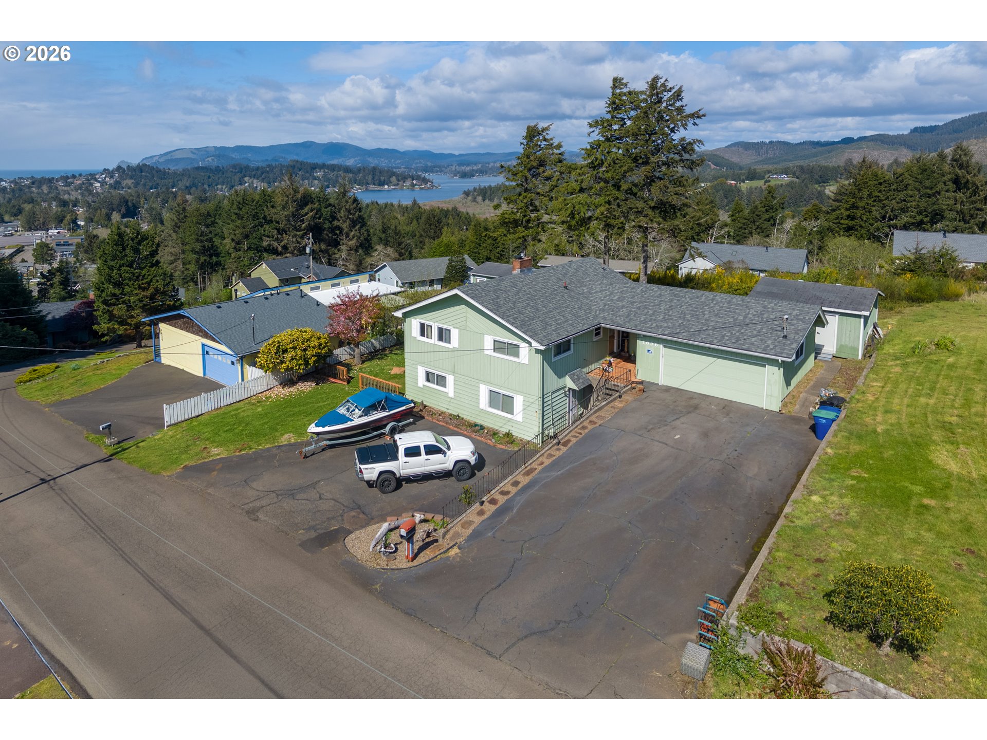 1636 OAR DR, LincolnCity, OR 97367