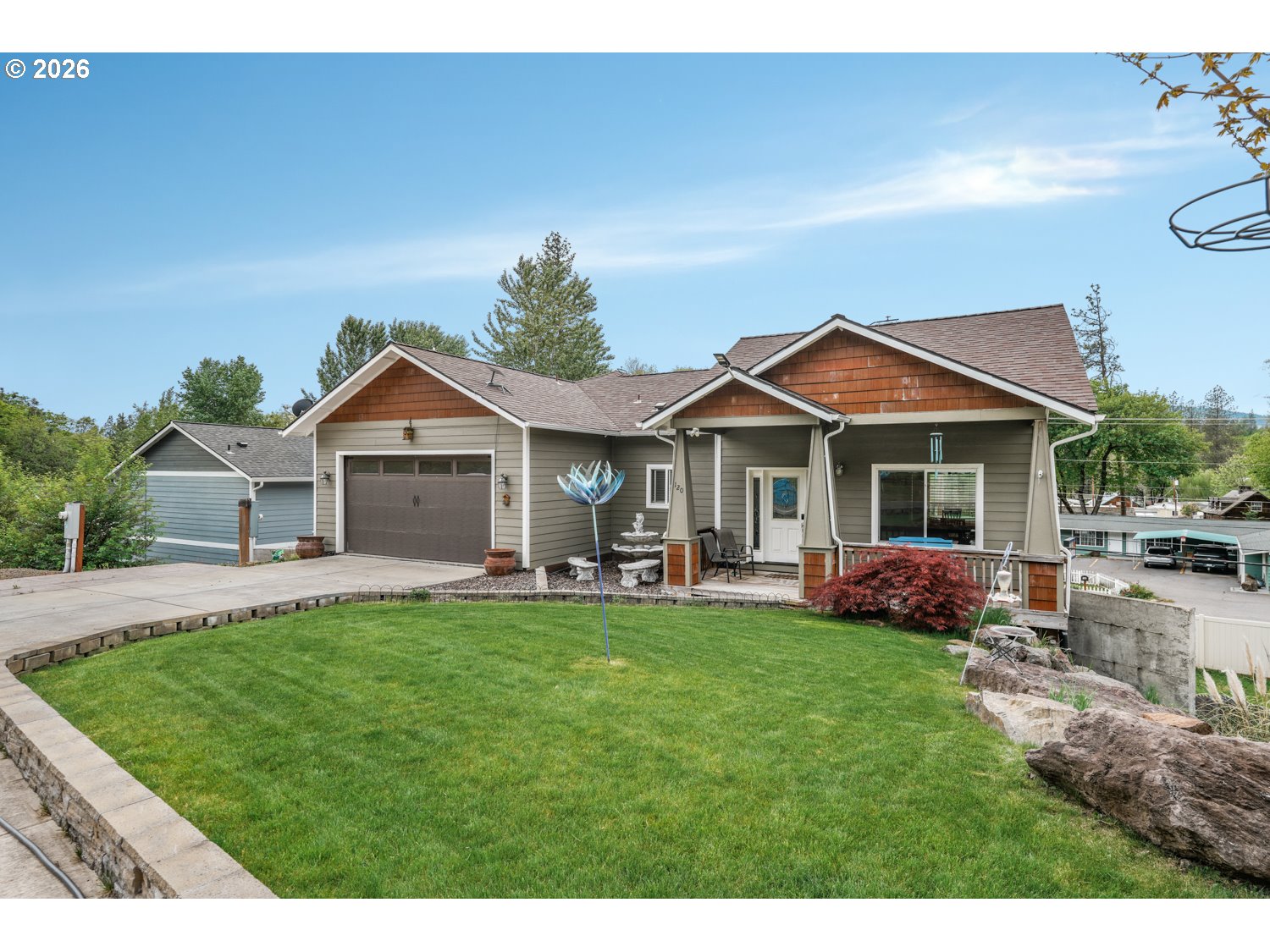 120 LINDA LN, ShadyCove, OR 97539