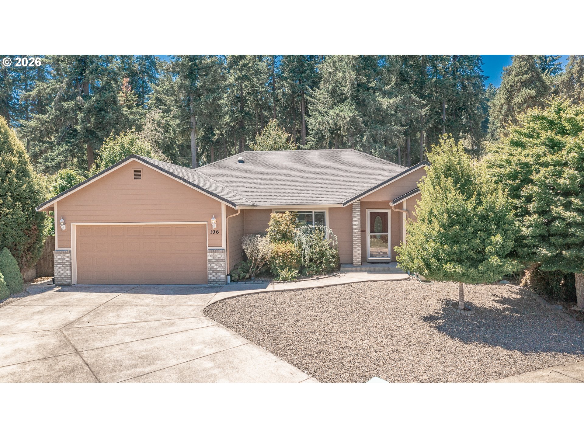 196 BUTTERCUP LOOP, CottageGrove, OR 97424