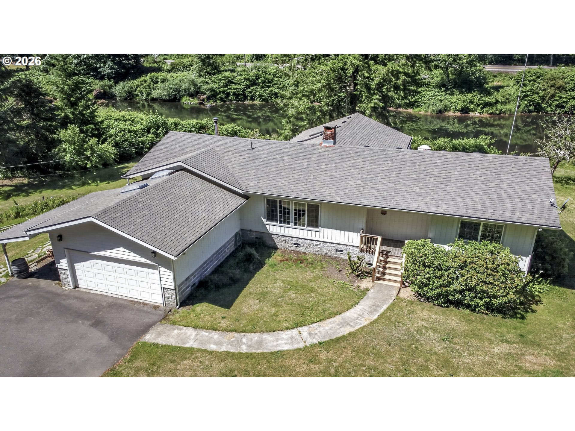 11445 MAPLETON RD, Mapleton, OR 97453