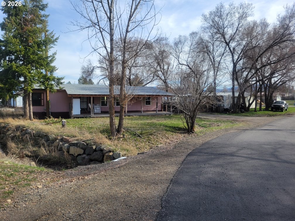 737 15TH AVE, Elgin, OR 97827