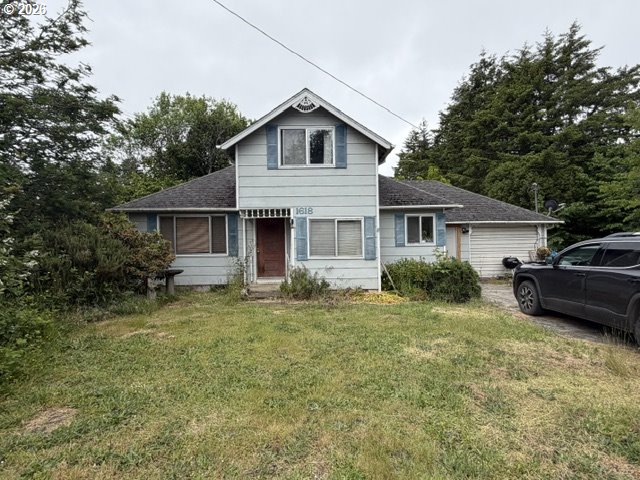 1618 DOGWOOD ST, Coquille, OR 97423