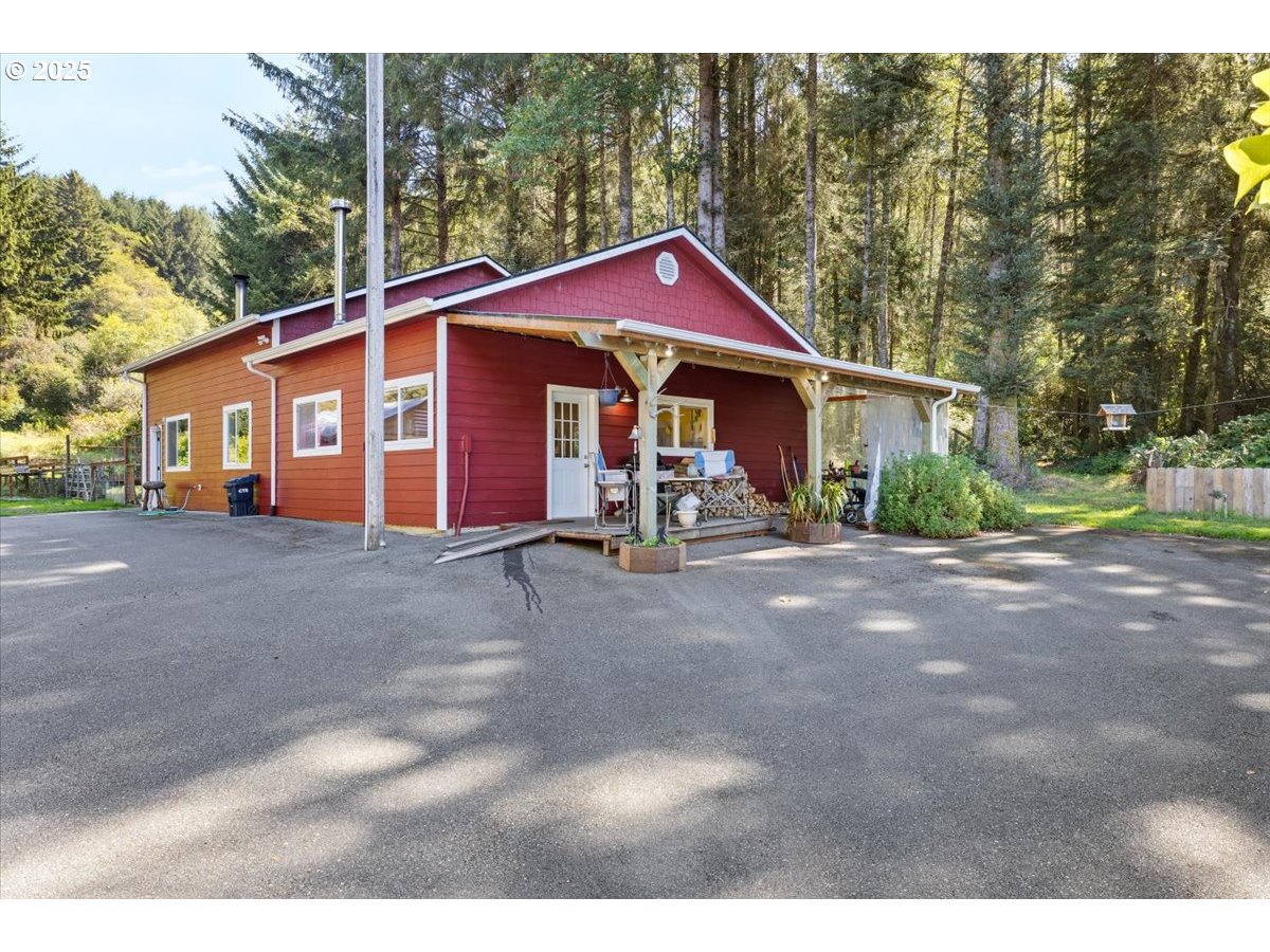 14339 HIGHWAY 101, Brookings, OR 97415