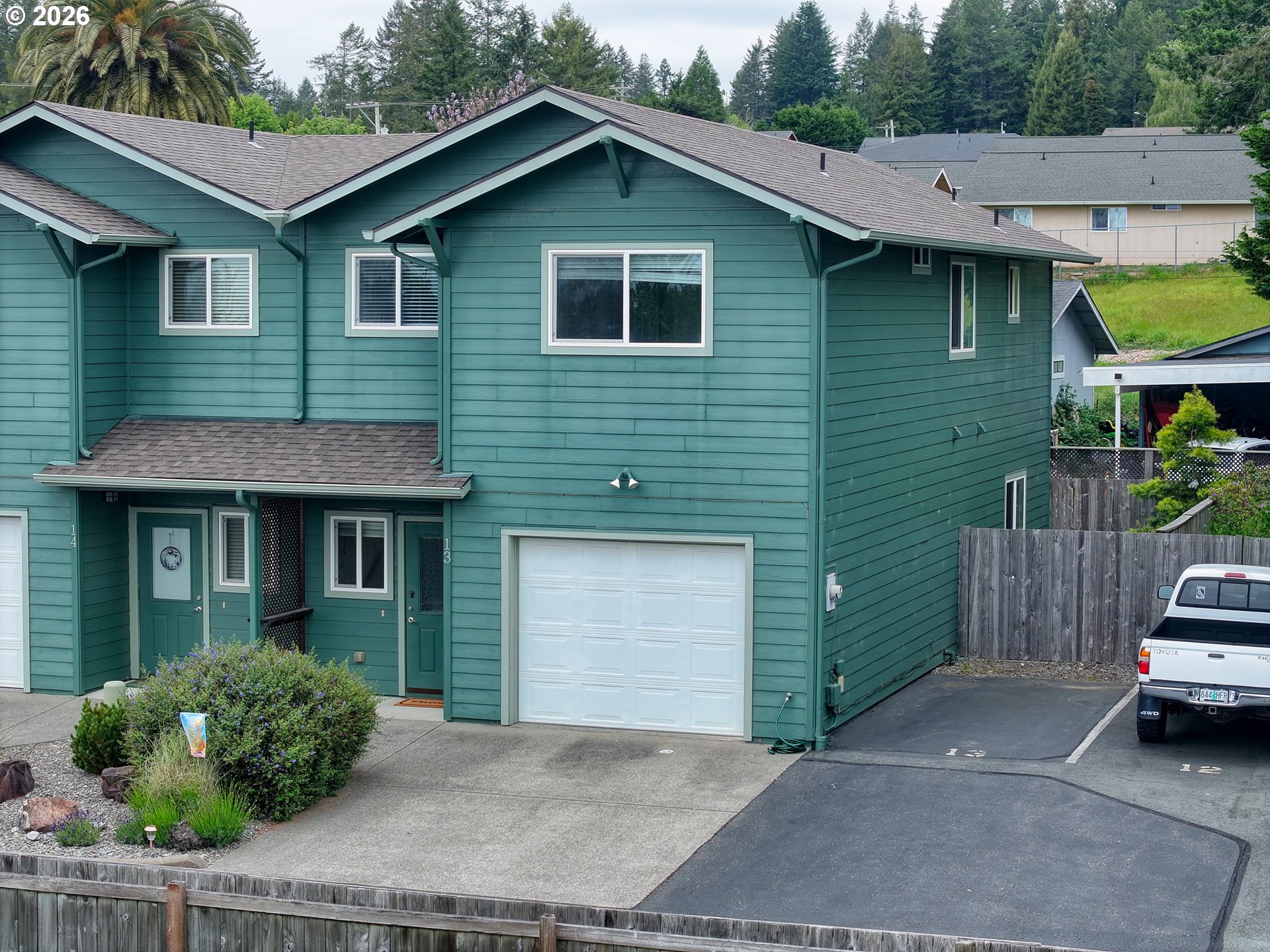 815 OLD COUNTY RD, Brookings, OR 97415
