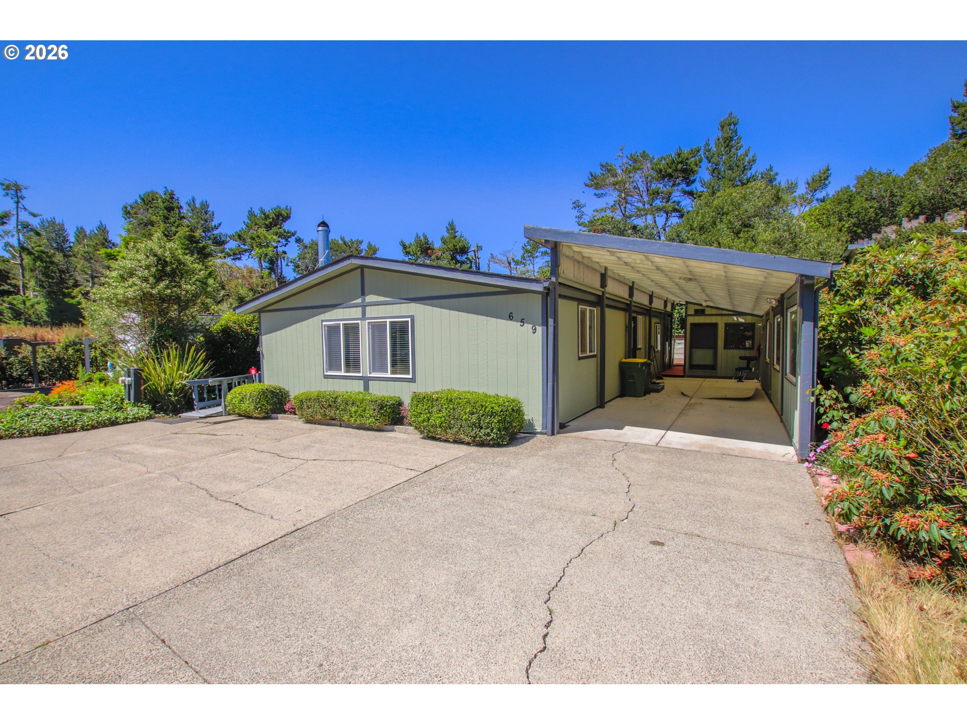 1601 RHODODENDRON DR, Florence, OR 97439