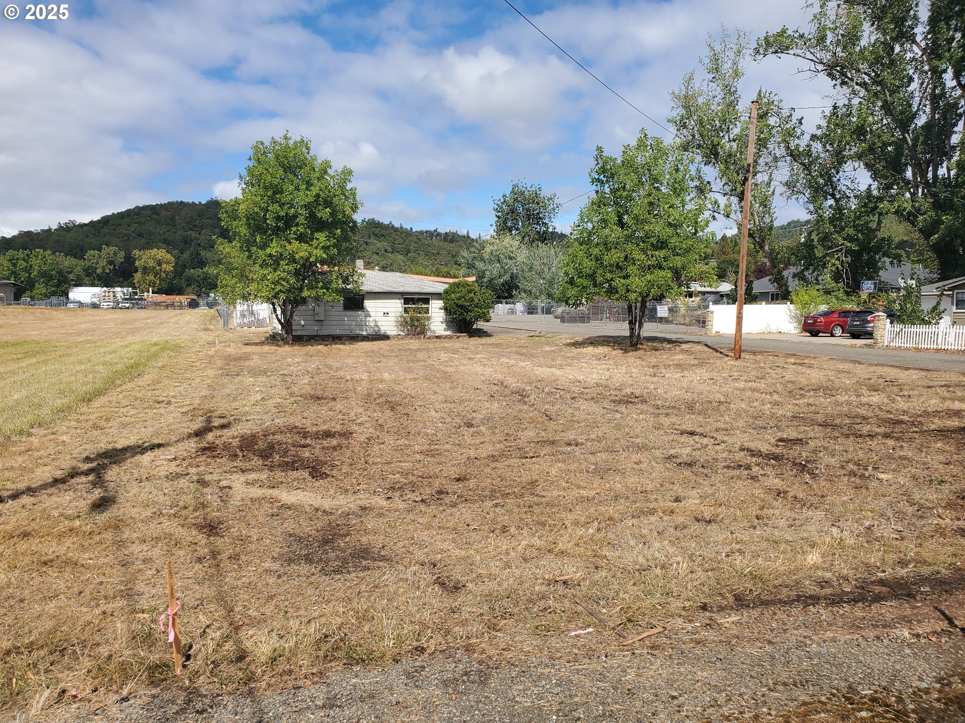 132 SAWYERS LN, Roseburg, OR 97470