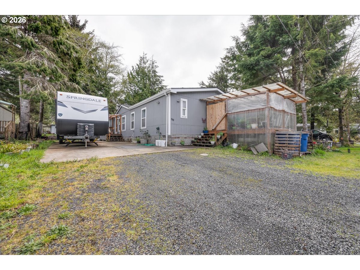 30 JEROME CT, GlenedenBeach, OR 97388