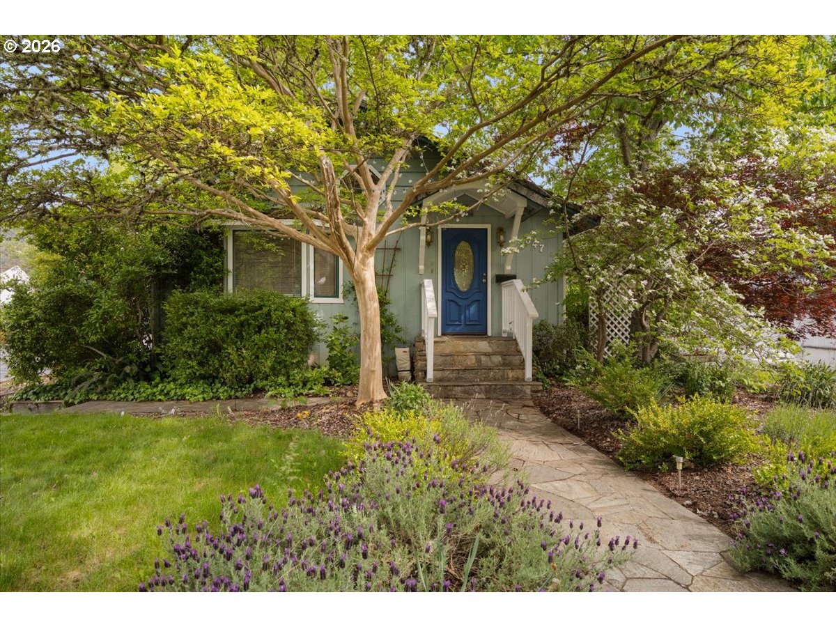 847 5TH ST, GrantsPass, OR 97526