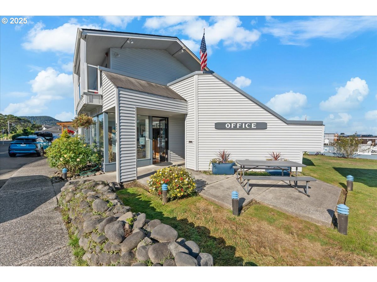 2316 BEACH DR, Seaside, OR 97138