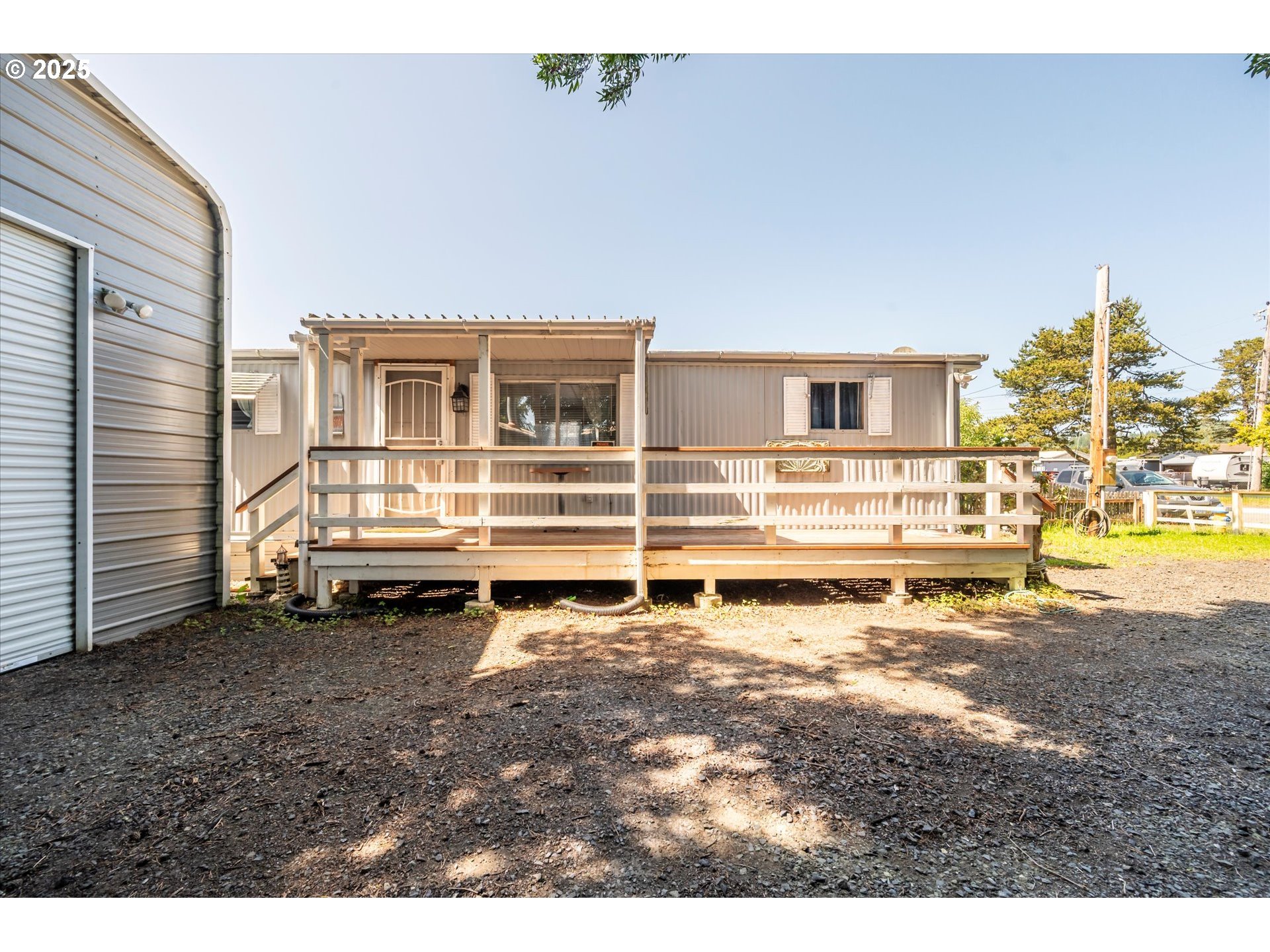 125 4TH ST, Lakeside, OR 97449