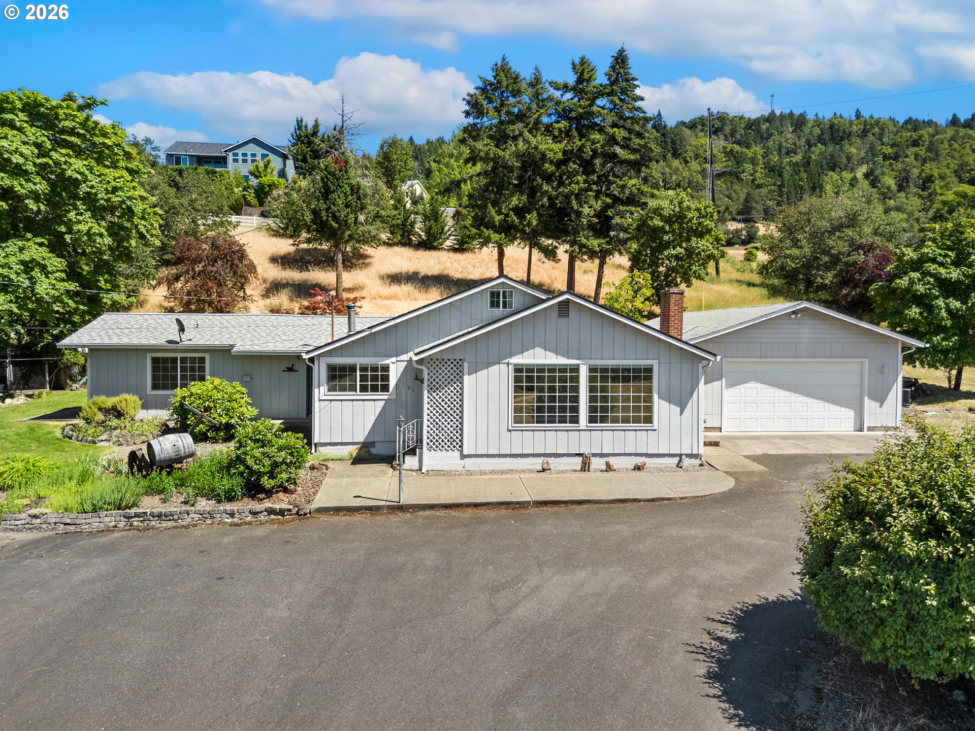 1183 LOOKINGGLASS RD, Roseburg, OR 97471