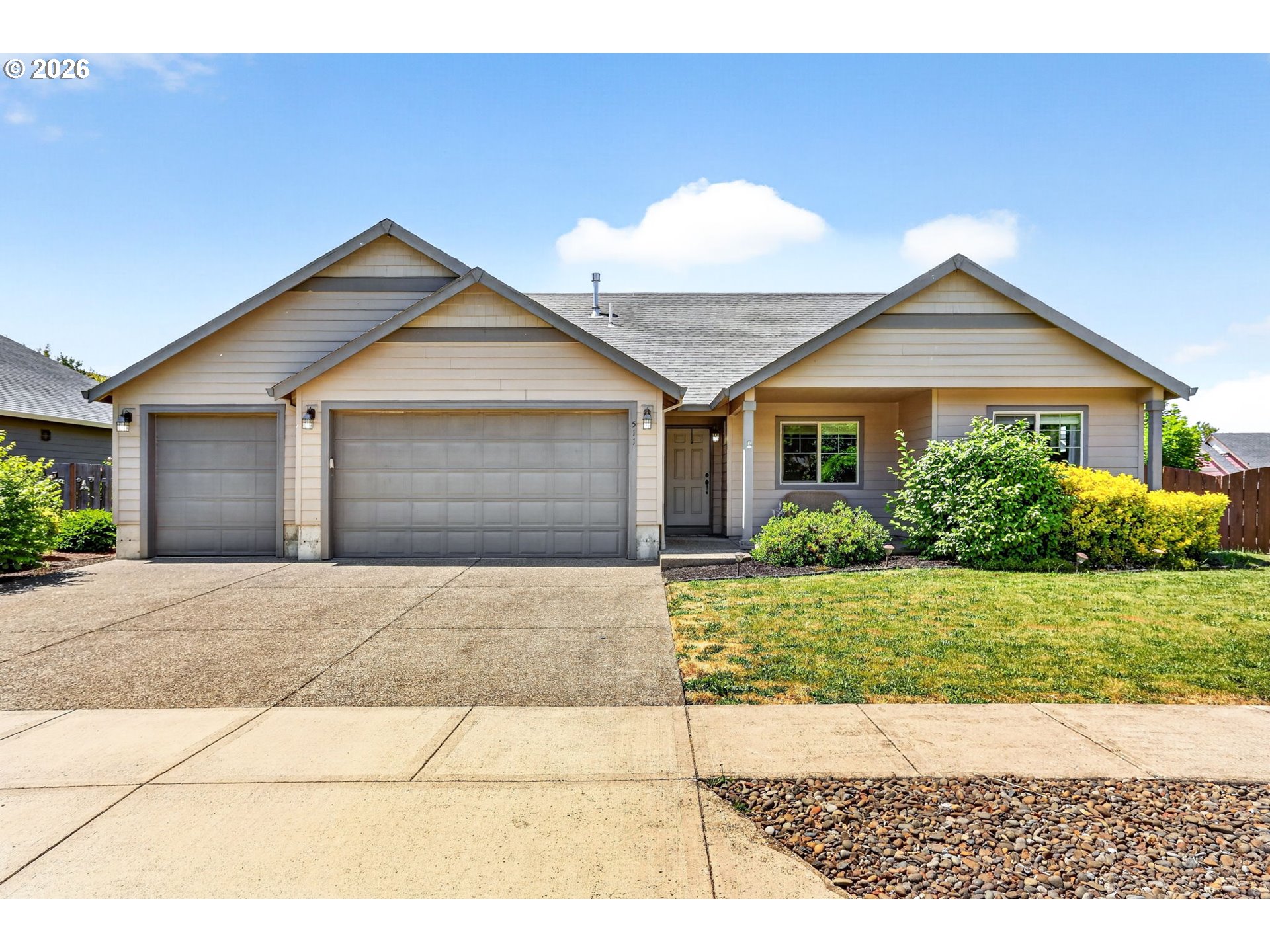 511 PARADISE ST, Woodburn, OR 97071