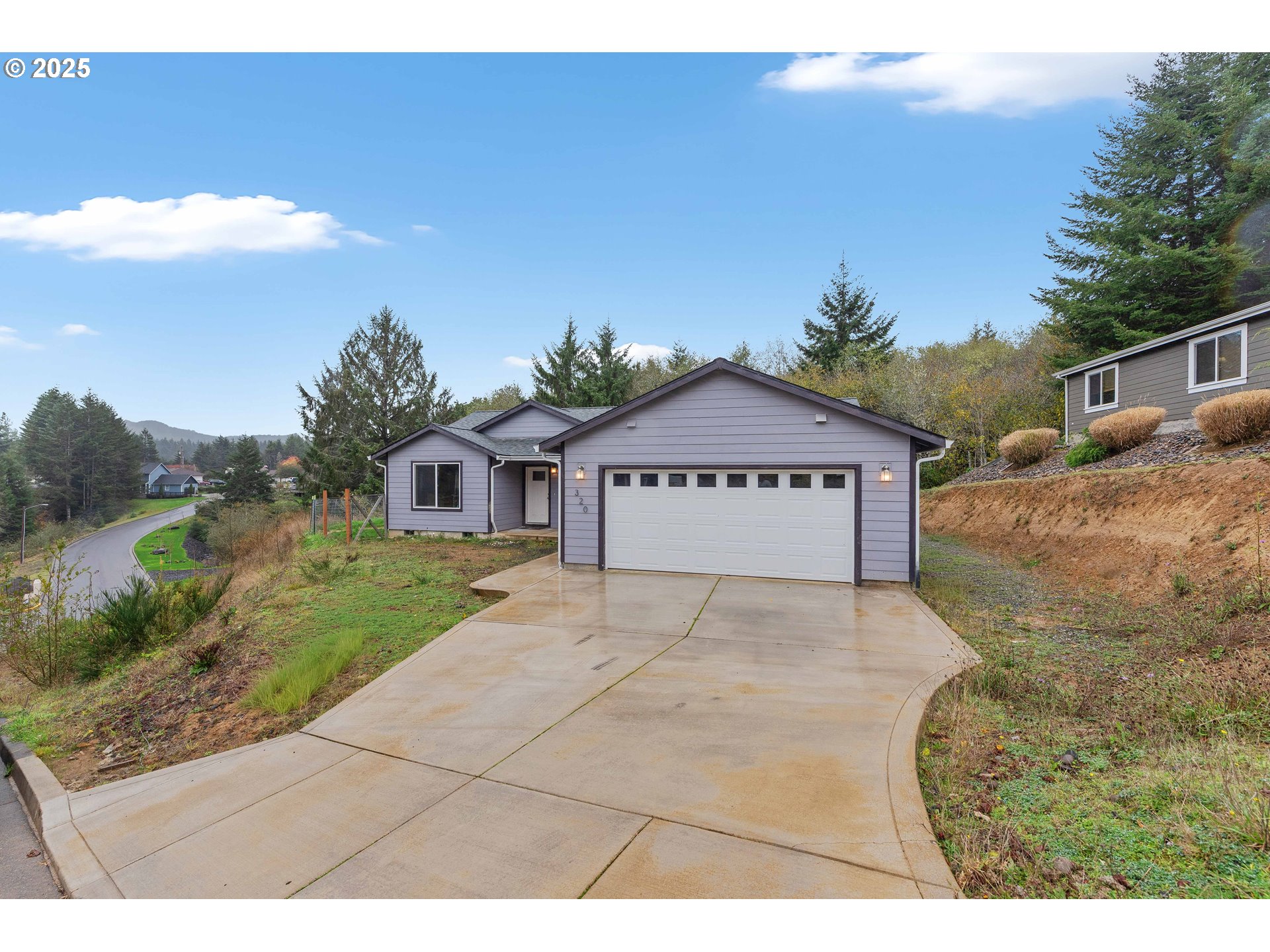 320 PROVIDENCE DR, Reedsport, OR 97467