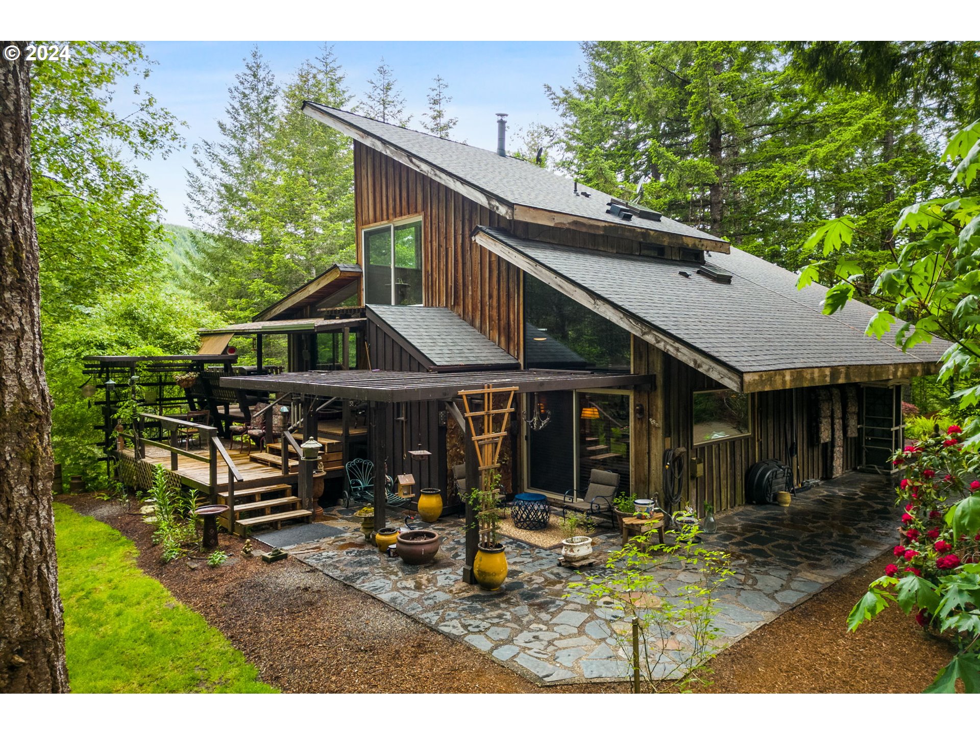 12251 EAST CREEK RD, Willamina, OR 97396