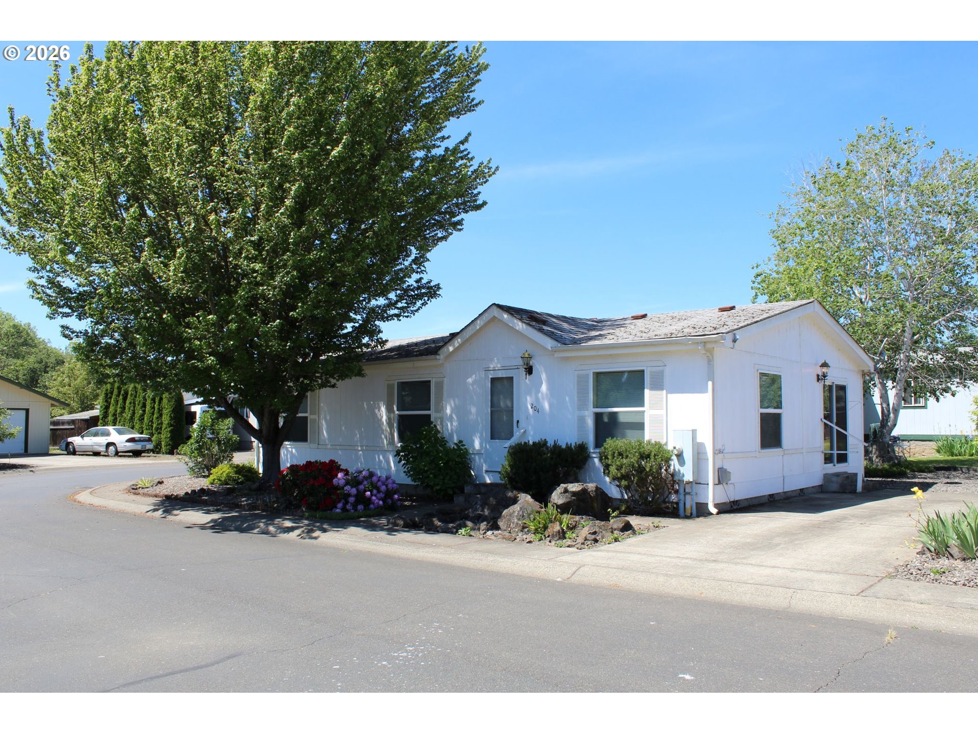 204 TROUT LOOP, Roseburg, OR 97471