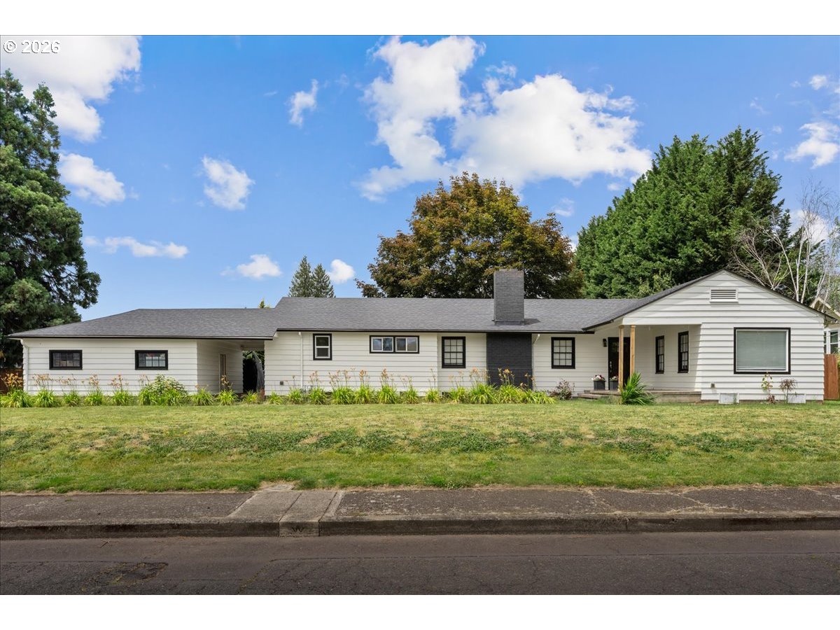 590 PERSHING ST, MtAngel, OR 97362
