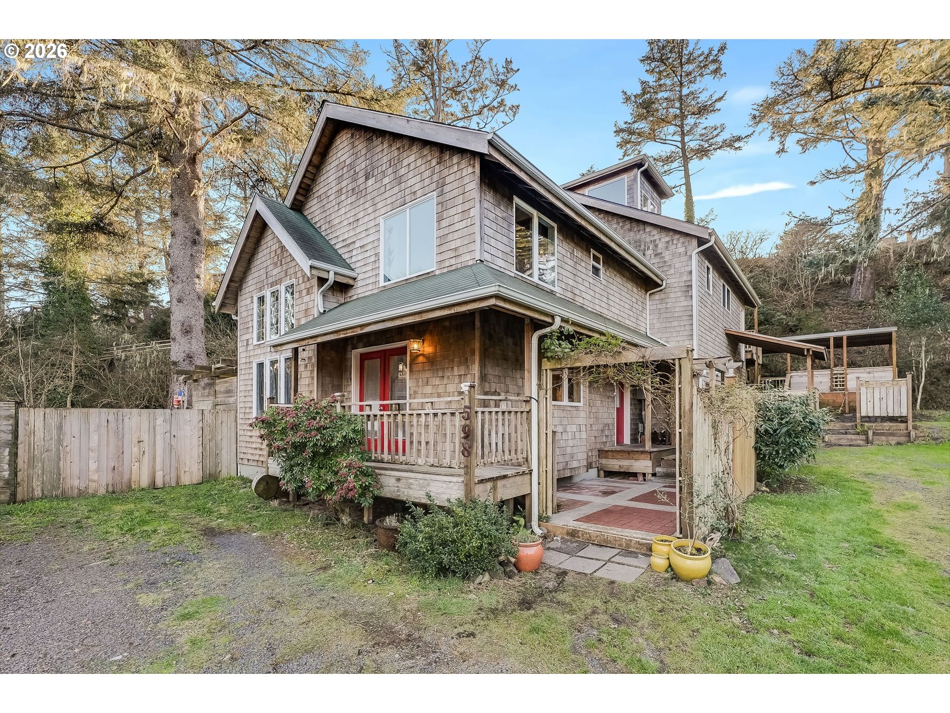 598 LAUREL ST, CannonBeach, OR 97110