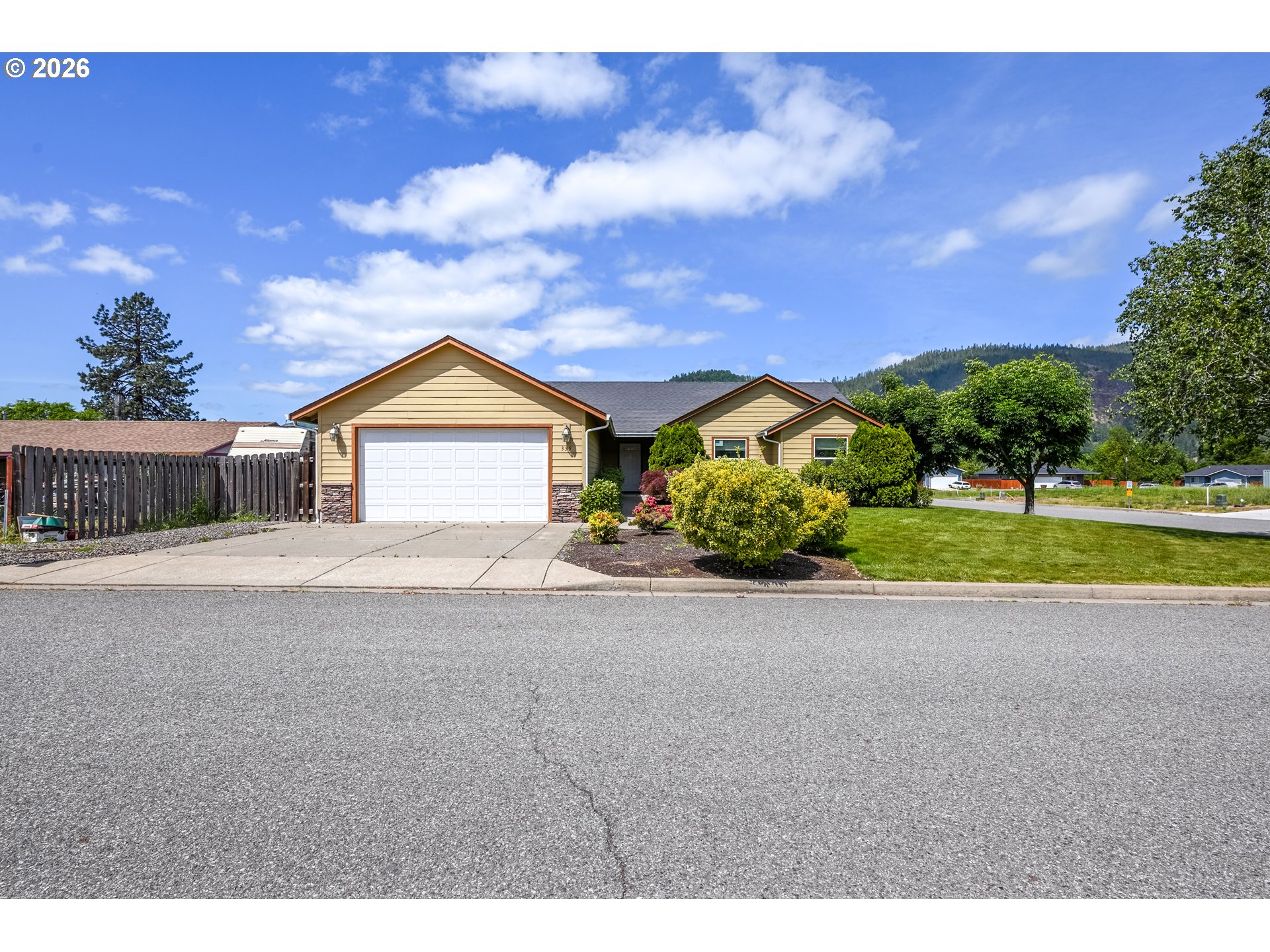 335 WEAVER AVE, MyrtleCreek, OR 97457