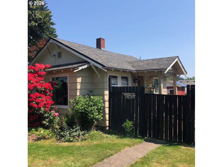 515 GLOUCESTER ST, Gladstone, OR 97027