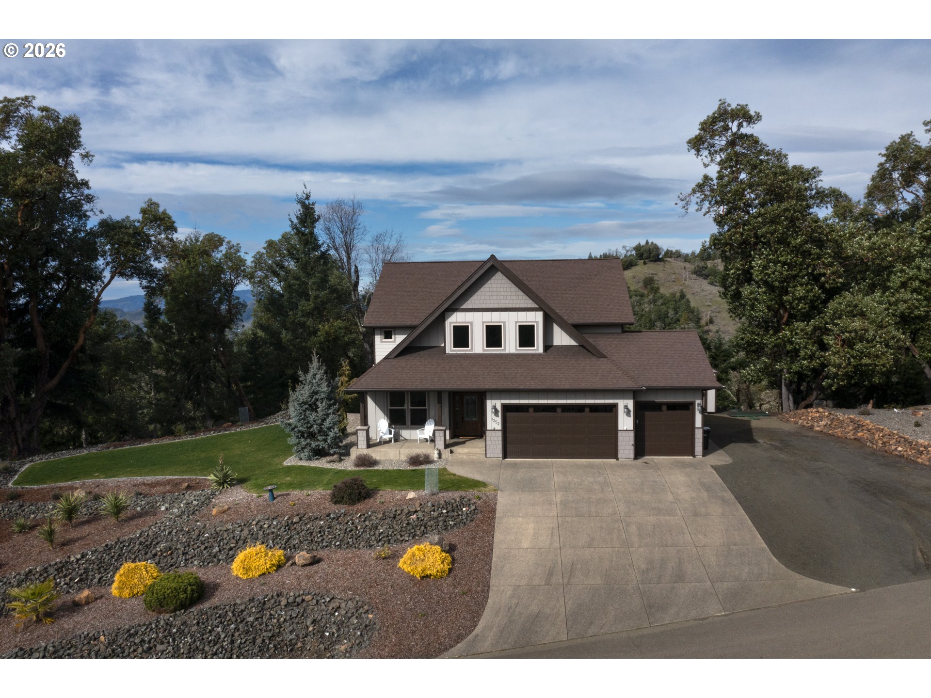 1252 SOUTHRIDGE WAY, Roseburg, OR 97470
