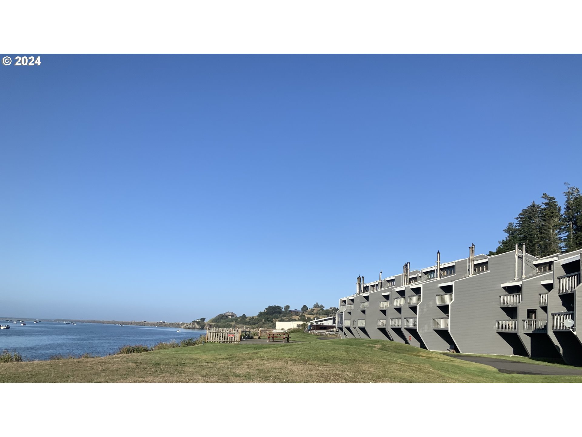 94304 WEDDERBURN LOOP, GoldBeach, OR 97444