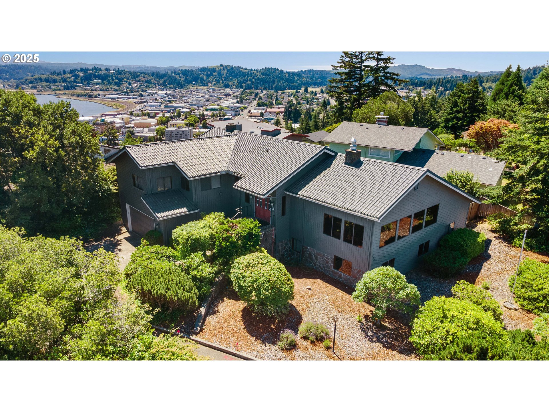 830 SIGNAL WAY, CoosBay, OR 97420