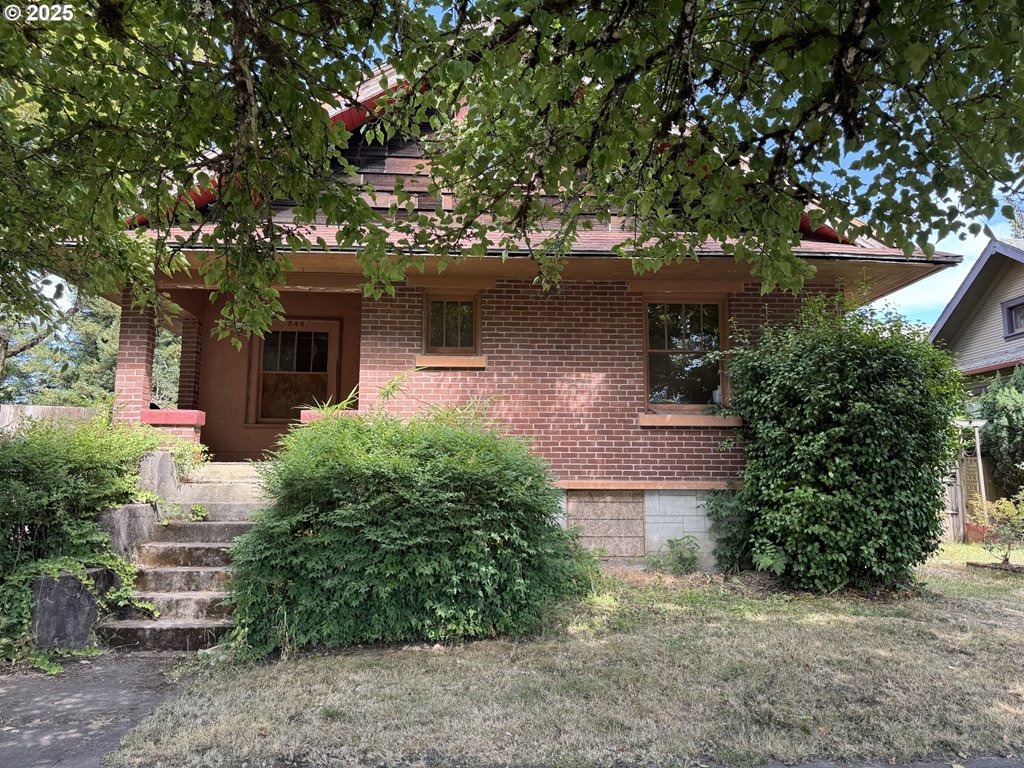 240 DAVIS ST, McMinnville, OR 97128